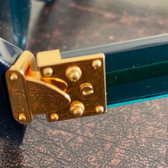 Authentic Louis Vuitton sunglasses (case for pic only ) - Picture 10 of 10